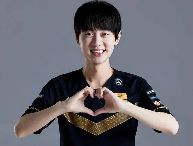 爱游戏入口 Rookie新星关键助攻表现惊艳，瑞士队未来可期！