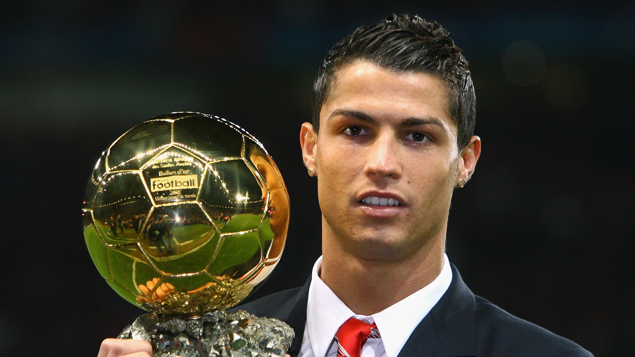 爱游戏官网-莱万多夫斯基关键节点逆转，勇士带队取胜！